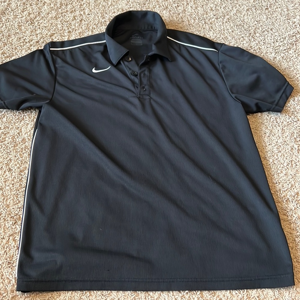 Men’s Size Medium Nike Dri-fit polo